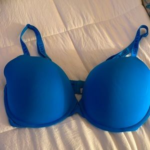 Victoria’s Secret t-shirt push up full coverage bra, 38DD